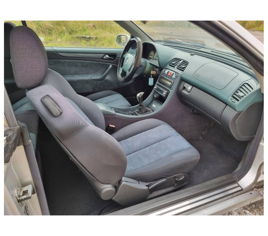 Voiture à vendre Pont-de-Loup - Photos Vivastreet Mercedes CLK230 Compressor Cabriolet 2.3i 193cv 172000km