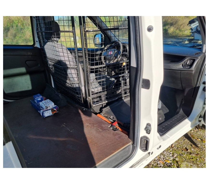 Véhicules commerciaux & utilitaires d'occasion Pont-de-Loup - Photos Vivastreet Fiat Doblo maxi long châssis 2017 euro6 1.3jtd 95cv 99090km