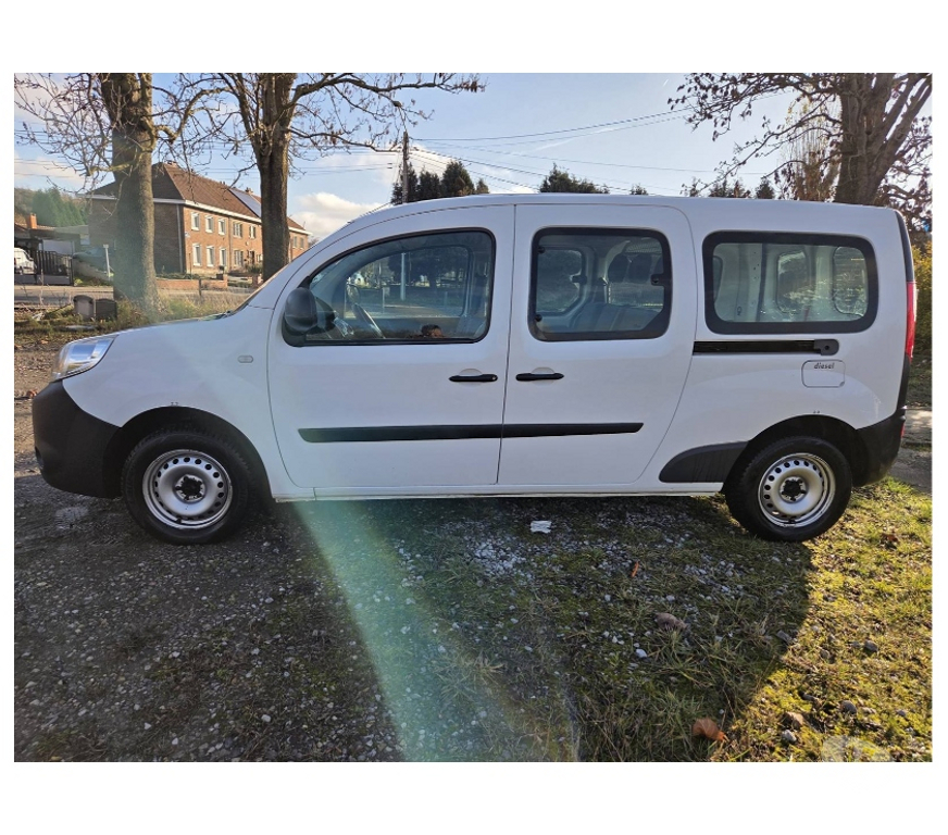 Véhicules commerciaux & utilitaires d'occasion Pont-de-Loup - Photos Vivastreet Renault Kangoo 2018 double cabine 109539km 1.5dci 90cv EU6