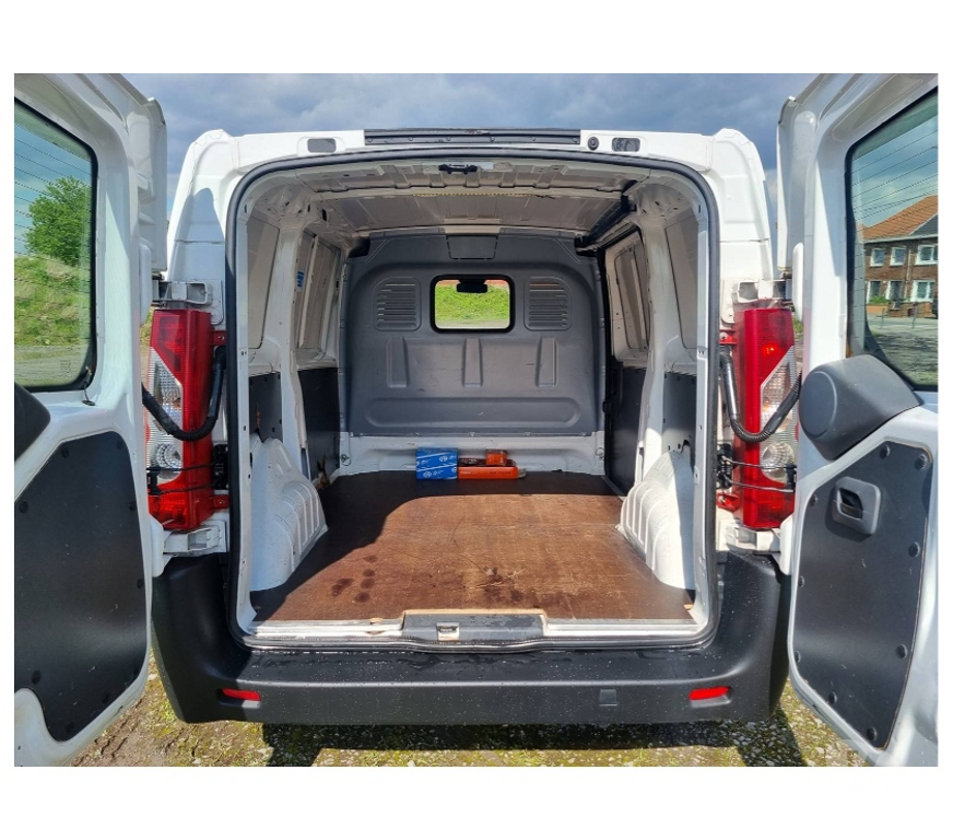 Véhicules commerciaux & utilitaires d'occasion Pont-de-Loup - Photos Vivastreet Fiat Scudo L1h1 4 2015 1.6jtd 90cv 66kw euro5b 147000km..