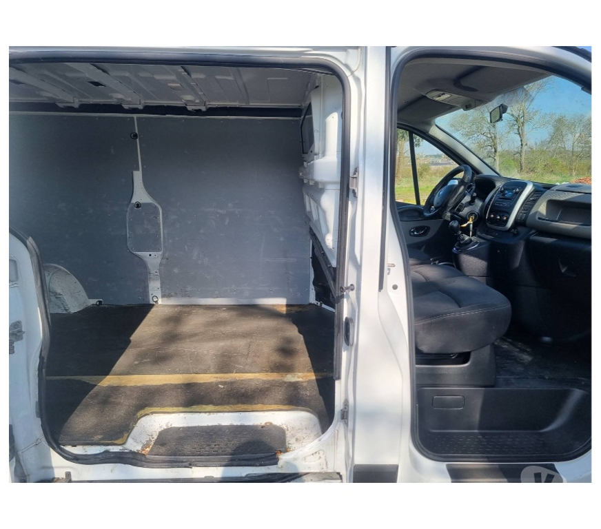 Véhicules commerciaux & utilitaires d'occasion Pont-de-Loup - Photos Vivastreet Renault Trafic Long châssis 1.6dci 125cv 2016 euro5 Airco.