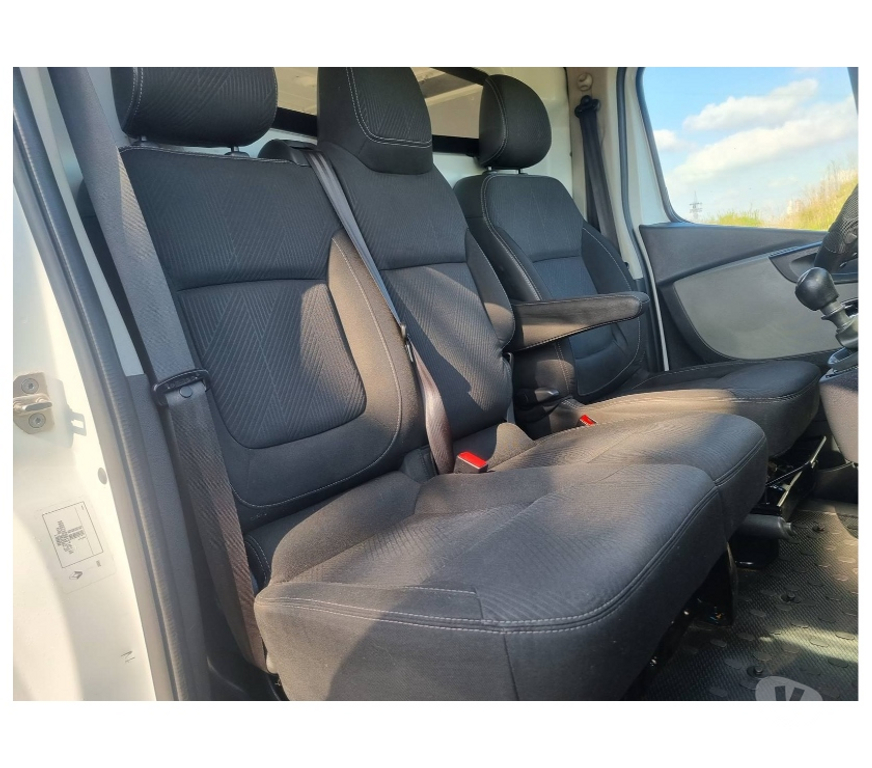 Véhicules commerciaux & utilitaires d'occasion Pont-de-Loup - Photos Vivastreet Renault Trafic Long châssis 1.6dci 125cv 2016 euro5 Airco.