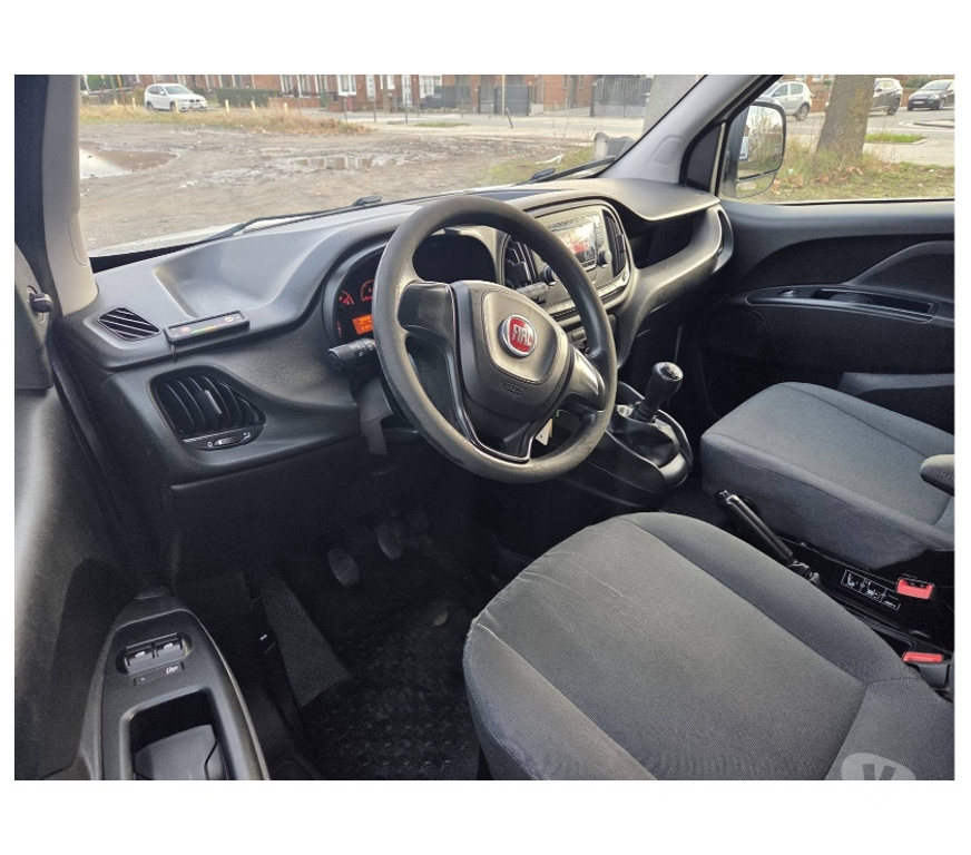 Véhicules commerciaux & utilitaires d'occasion Pont-de-Loup - Photos Vivastreet Fiat Doblo L2 long châssis 7 2017 Euro6 1.3jtd 95cv 98585KM