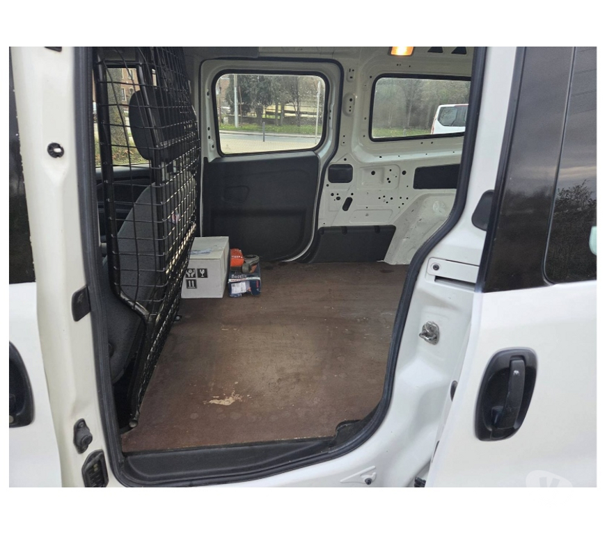 Véhicules commerciaux & utilitaires d'occasion Pont-de-Loup - Photos Vivastreet Fiat Doblo L2 long châssis 7 2017 Euro6 1.3jtd 95cv 98585KM