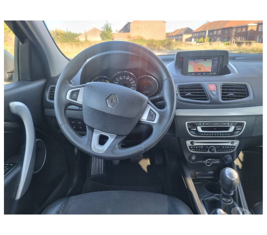 Voiture à vendre Pont-de-Loup - Photos Vivastreet Renault Fluence 1.5dci 105cv Cuir Gps Airco Cruise jante alu