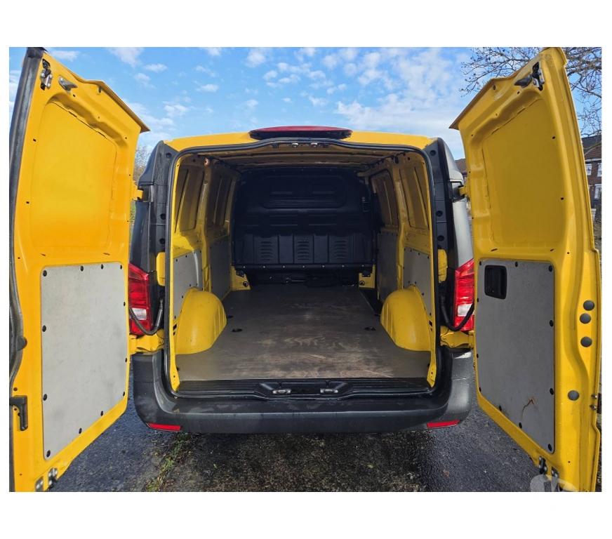 Véhicules commerciaux & utilitaires d'occasion Pont-de-Loup - Photos Vivastreet Mercedes E Vito Maxi 12 2020 115cv 85kw Gps Ac caméra recul