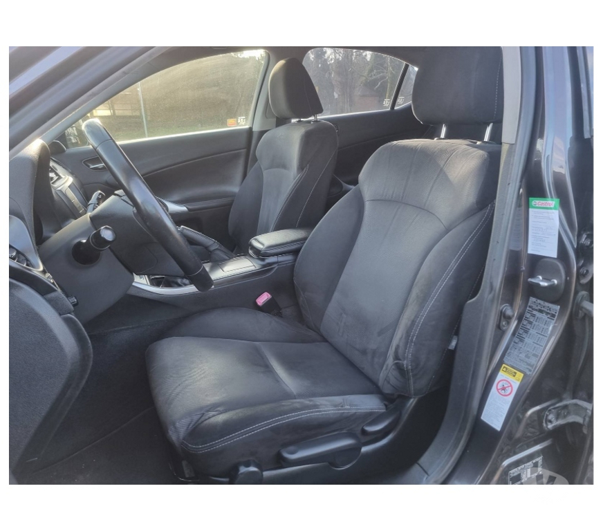 Voiture à vendre Pont-de-Loup - Photos Vivastreet Lexus is220d 177cv 130kw Gps Airco Cruise jantes alu