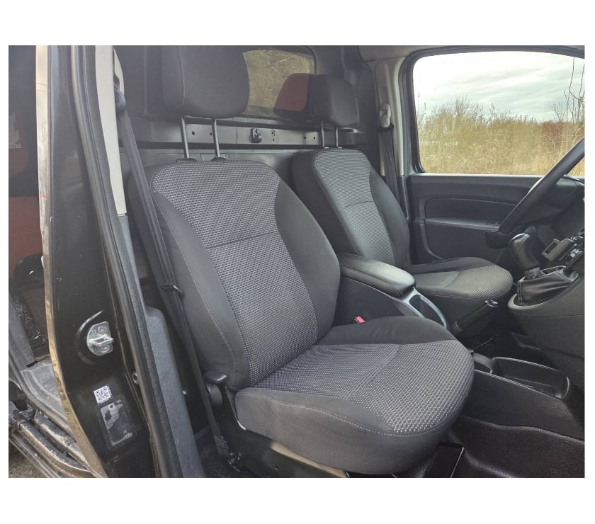 Véhicules commerciaux & utilitaires d'occasion Pont-de-Loup - Photos Vivastreet Mercedes Citan noir 2018 92000km 1.5cdi 80cv 60kw Airco...