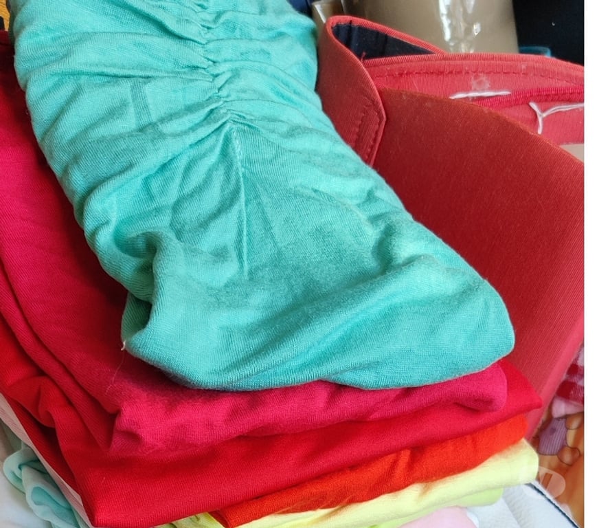 Vêtements occasion Fléron Romsée - Photos Vivastreet Lot de 2 a 3000 vêtements principalement femme T 34 44