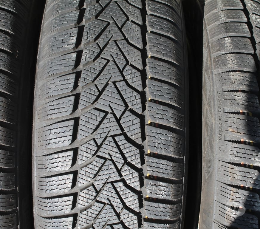 Pièces et services auto Philippeville - Photos Vivastreet 4x pneus hiver + jantes + enjoliveurs