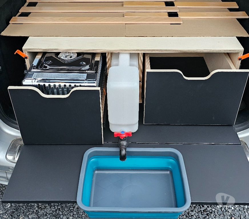 Equipements - Services Bruxelles (Brussels) Bruxelles-Centrum - Photos Vivastreet Kit aménagement véhicule VanHolidays – qualité pro