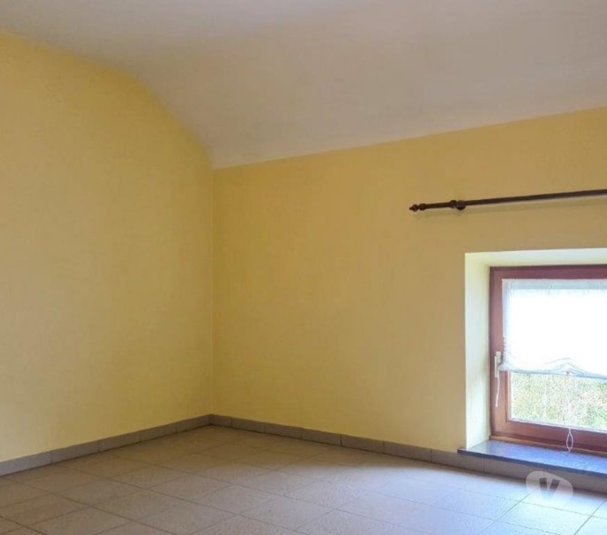 Location appartement Bertrix - Photos Vivastreet 6880 JEHONVILLE : spacieux appartement-duplex avec parking.