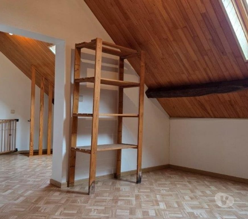 Location appartement Bertrix - Photos Vivastreet 6880 JEHONVILLE : spacieux appartement-duplex avec parking.