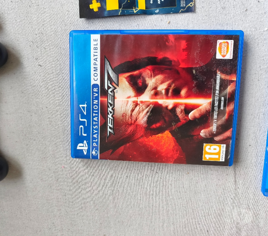Jeux vidéo & consoles Soumagne Soumagne-Centrum - Photos Vivastreet Ps4+sac original ps4+jeux+2 manettes