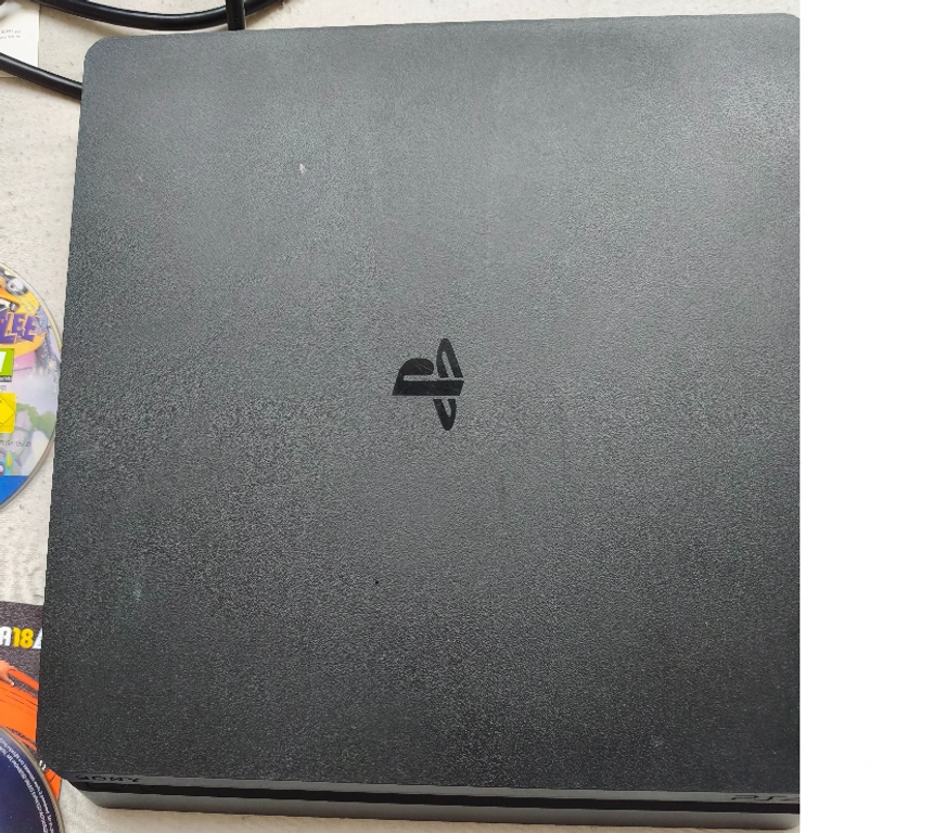 Jeux vidéo & consoles Soumagne Soumagne-Centrum - Photos Vivastreet Ps4+sac original ps4+jeux+2 manettes