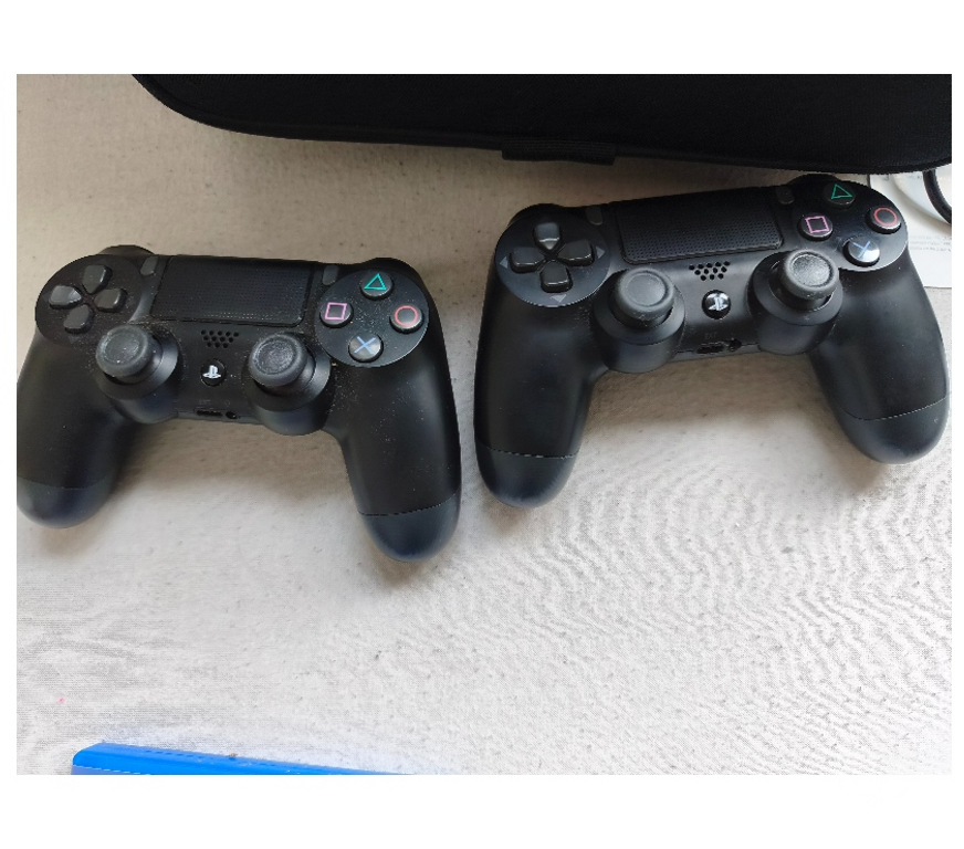 Jeux vidéo & consoles Soumagne Soumagne-Centrum - Photos Vivastreet Ps4+sac original ps4+jeux+2 manettes