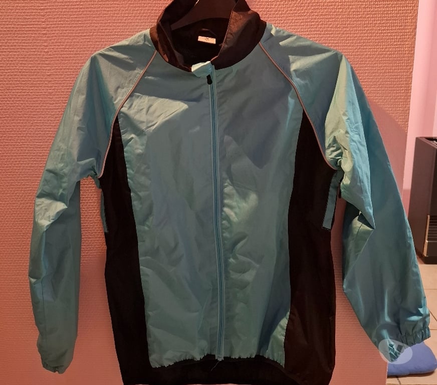 Vêtements occasion Mouscron Mouscron-Centrum - Photos Vivastreet Parka homme ou femme