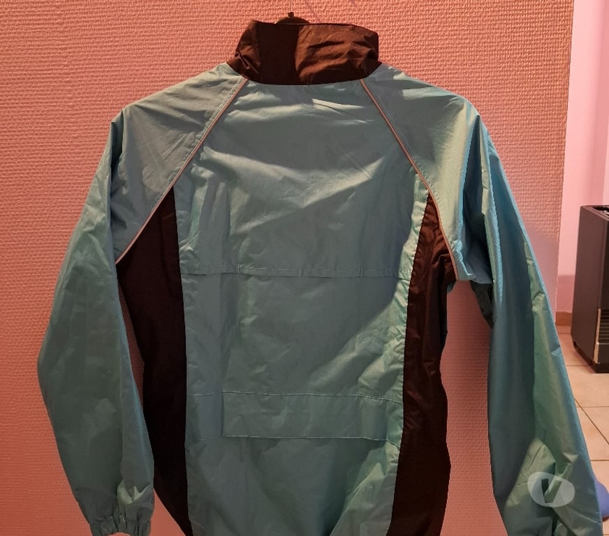 Vêtements occasion Mouscron Mouscron-Centrum - Photos Vivastreet Parka homme ou femme