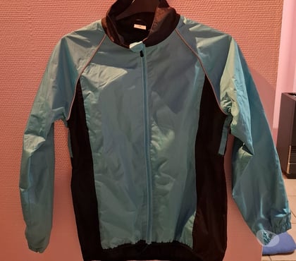 Vêtements occasion Mouscron-Centrum Mouscron - Photos Vivastreet Parka homme ou femme