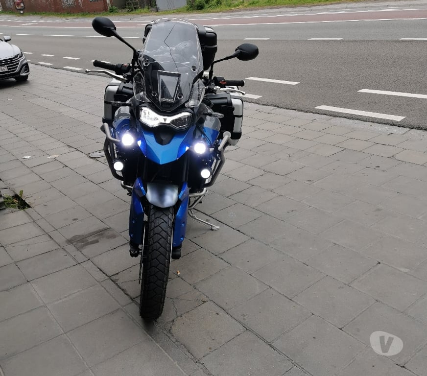 Motos Jumet Jumet-Centrum - Photos Vivastreet Moto triumph 850 sport