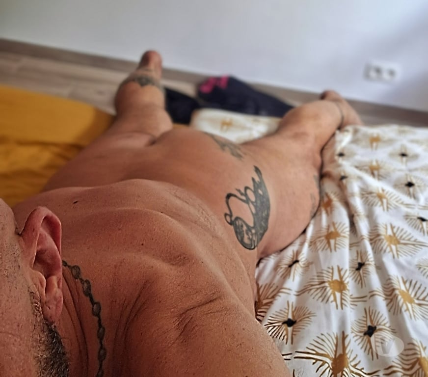 Gay Charleroi Mont-sur-Marchienne - Photos Vivastreet Je nettoye bite et cul odorant et uro