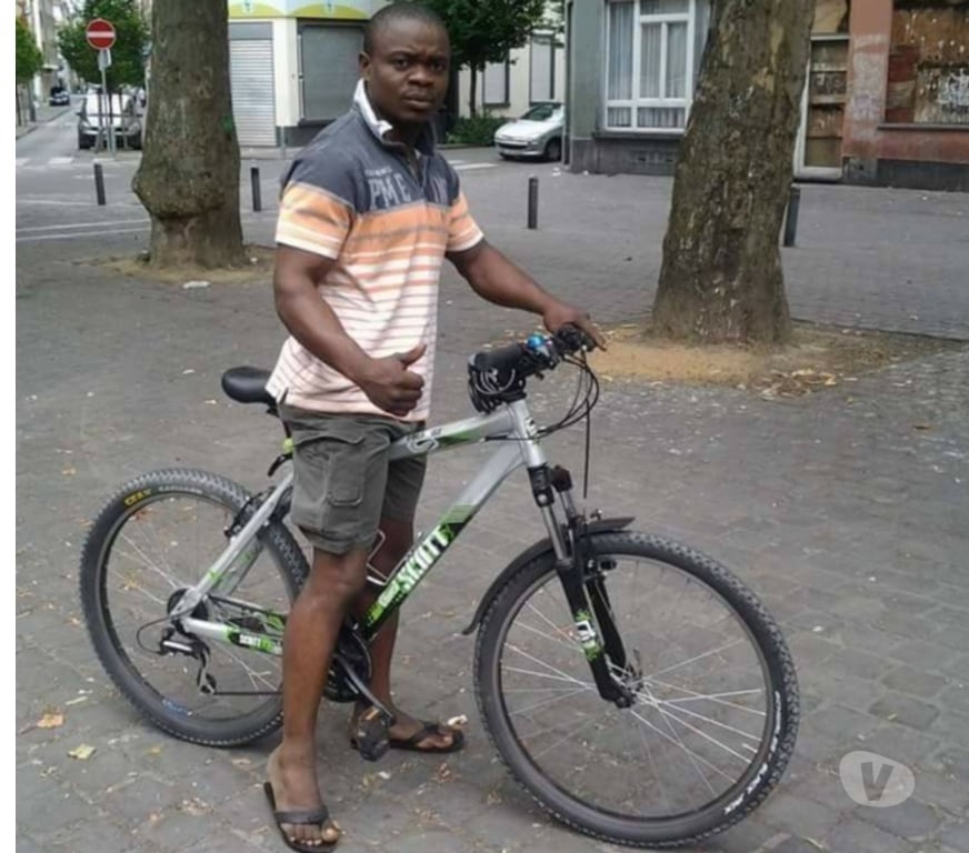 Hommes > Femmes Uccle - Photos Vivastreet homme recherche femme