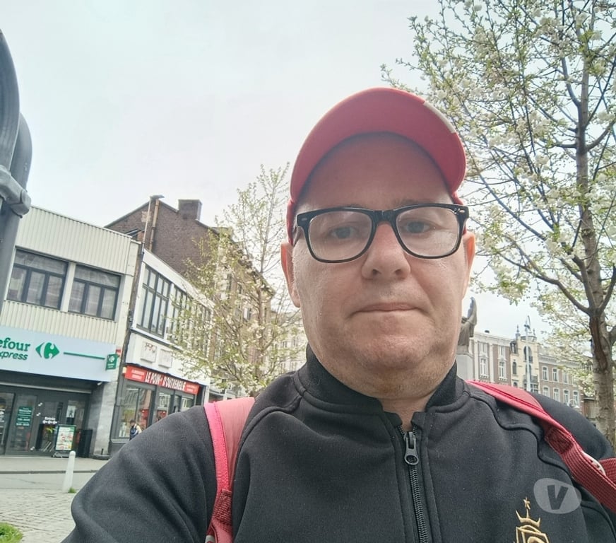 Gay Liège Liège-Centrum - Photos Vivastreet Homme 57 ans cherche minet max 23 ans non barbu