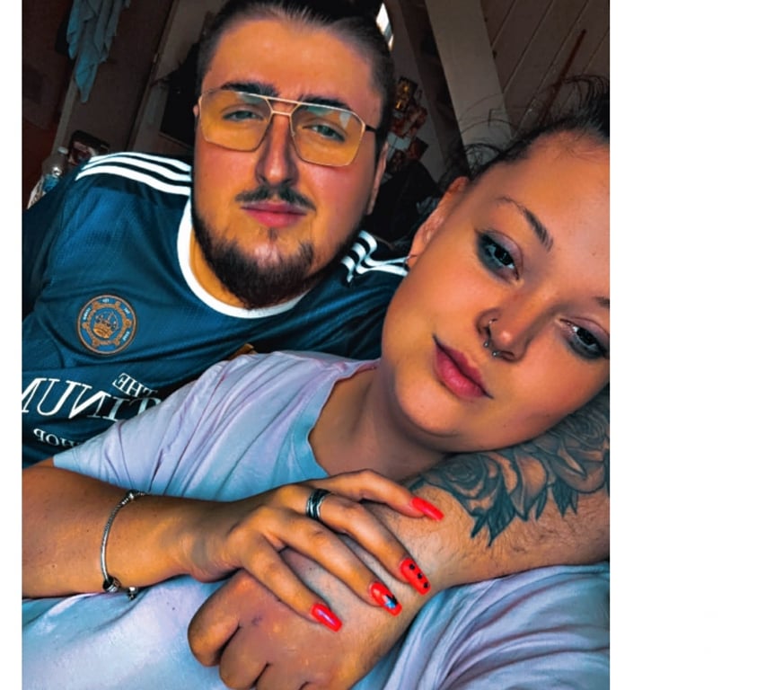 exhib Namur Beez - Photos Vivastreet Couple ouvert cherche femme complice à Namur