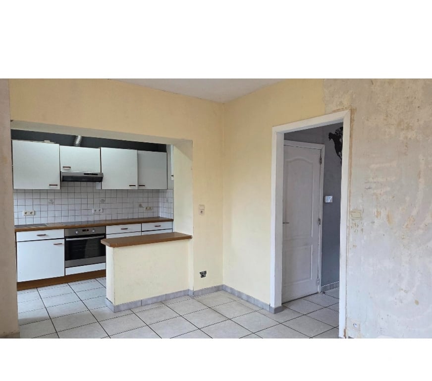 Annonce maison Bertrix - Photos Vivastreet Bertrix : maison mitoyenne avec jardin, 2ch, proche centre.