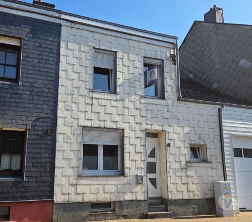 Annonce maison Bertrix - Photos Vivastreet Bertrix : maison mitoyenne avec jardin, 2ch, proche centre.