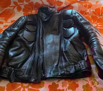 Jaquette de protection pour motard en cuir.