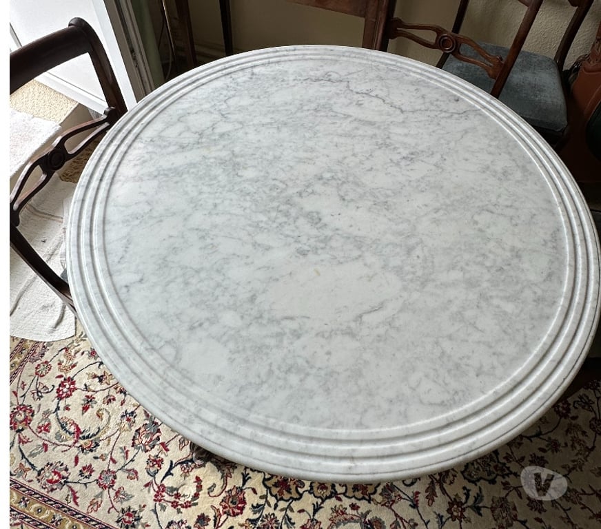 Meubles & Décoration Auderghem - Photos Vivastreet Table ronde en bois et surface marbre plus 4 chaises