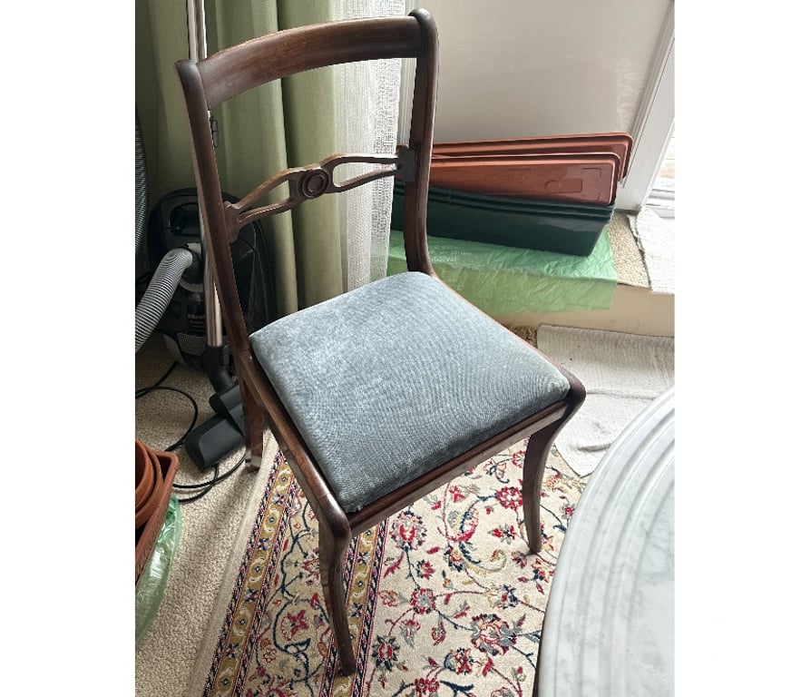 Meubles & Décoration Auderghem - Photos Vivastreet Table ronde en bois et surface marbre plus 4 chaises