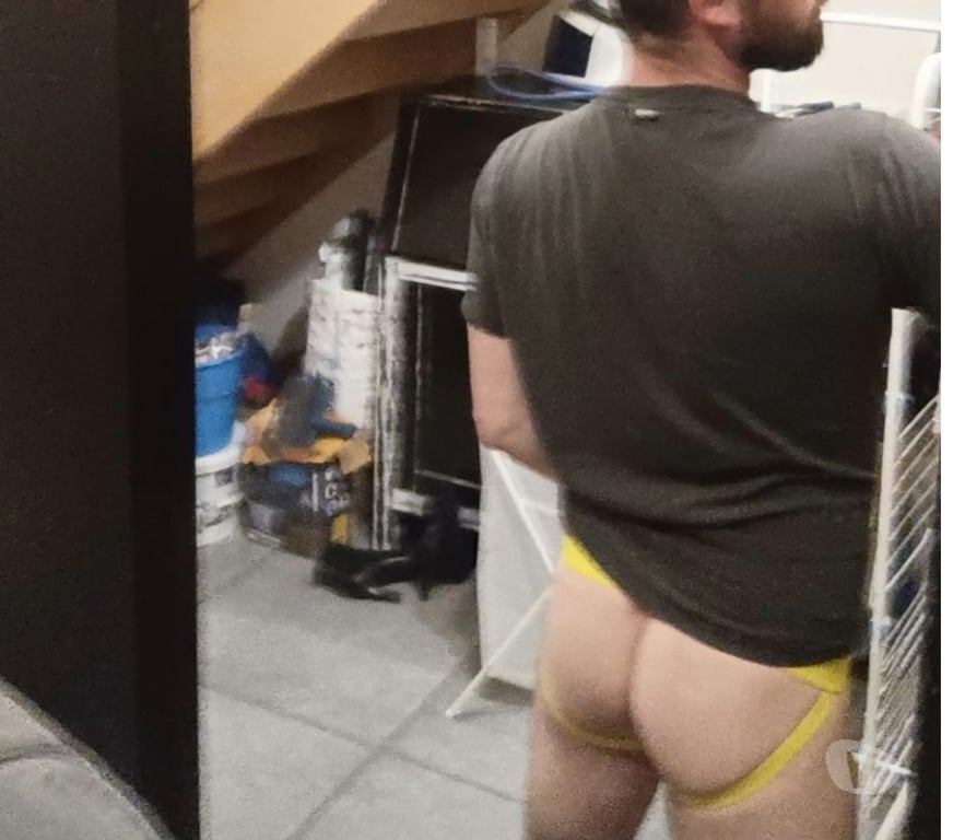 Gay Enines - Photos Vivastreet Comment j'aime vos bites? Dans mon cul,.. chaud!