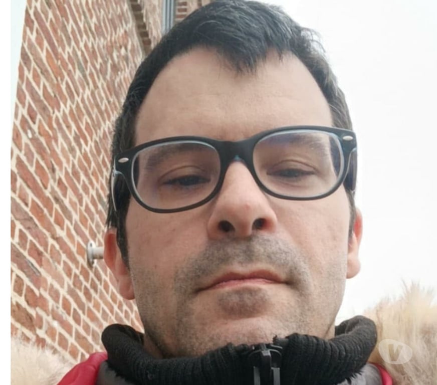 Hommes > Femmes Couvin - Photos Vivastreet Jeune homme de 44 ans chercher l'amour