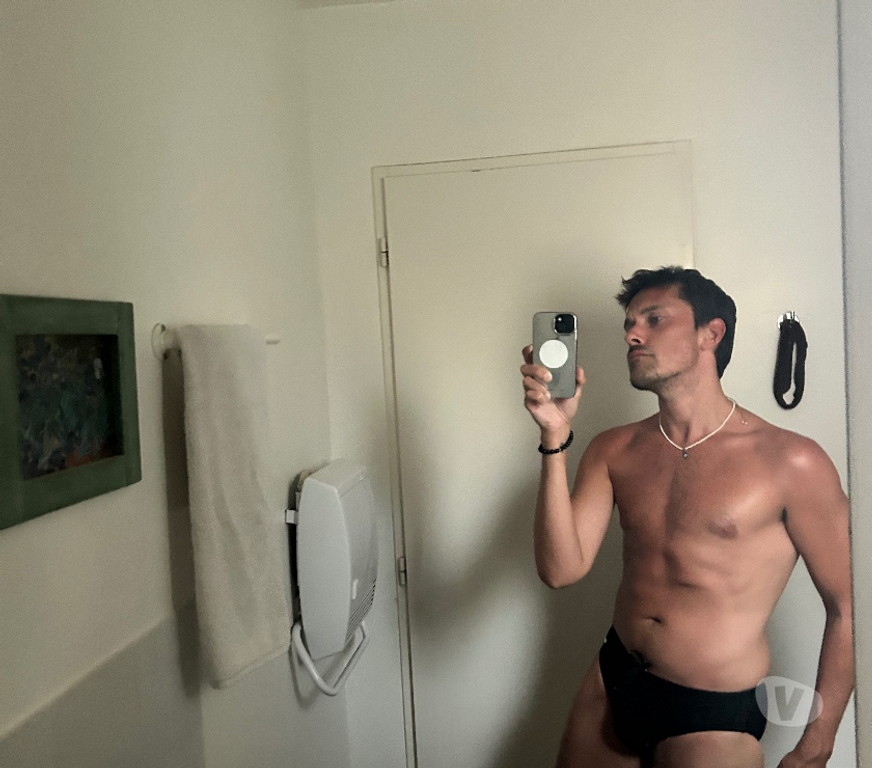 Gay Escorts Bruxelles (Brussels) Bruxelles-Centrum - Photos Vivastreet Young man escort for men