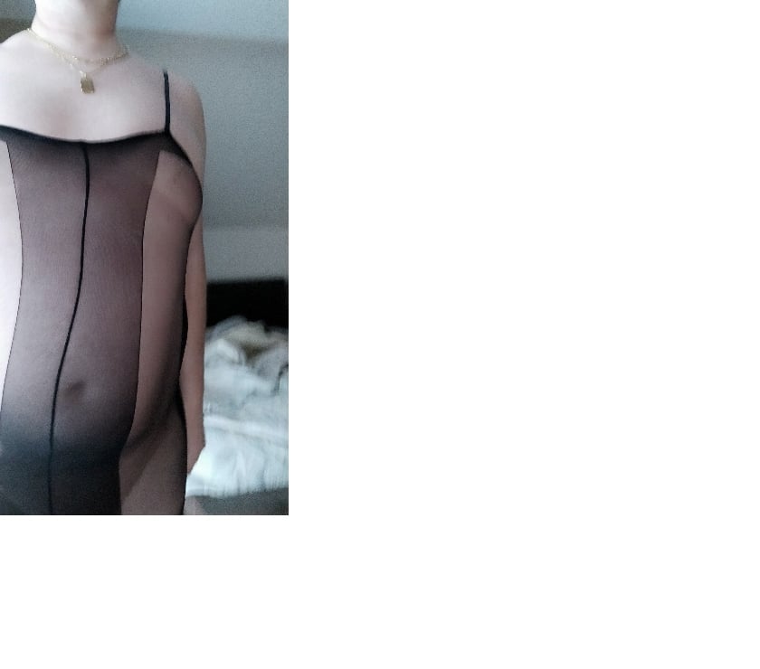 Tu reçois en journée tes fétichiste nylon et en a
