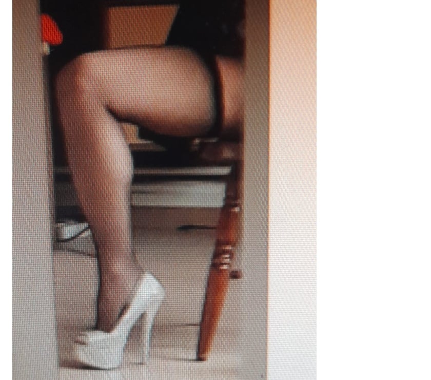 Qui aime les bas nylon et haut talon?