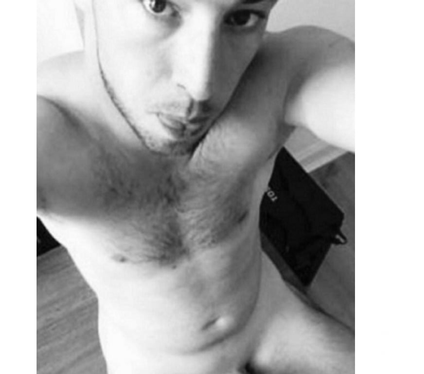 Gay Marche-en-Famenne - Photos Vivastreet Qui me veux entièrement nu sur hotton demain lundi