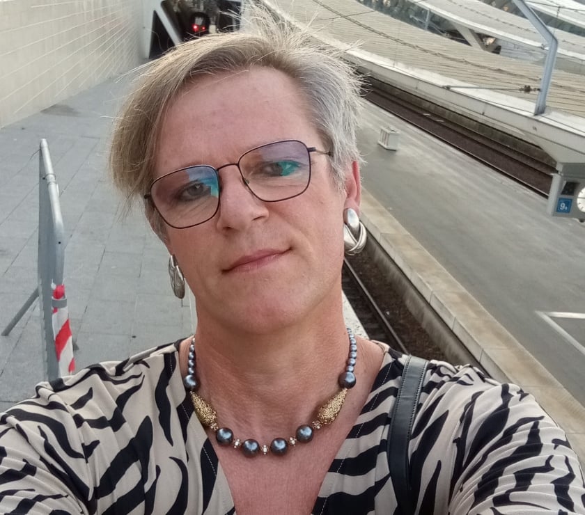 Passif efféminé cherche hommes actif viril