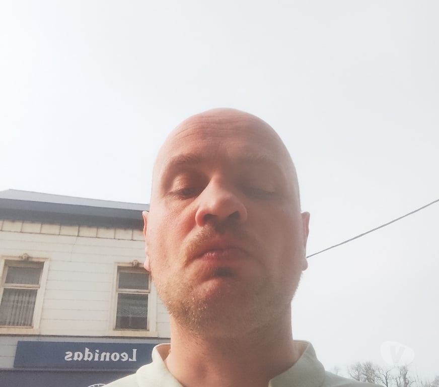 Hommes > Femmes La Louvière - Photos Vivastreet David sportif je recherche une relation sérieuse sincère