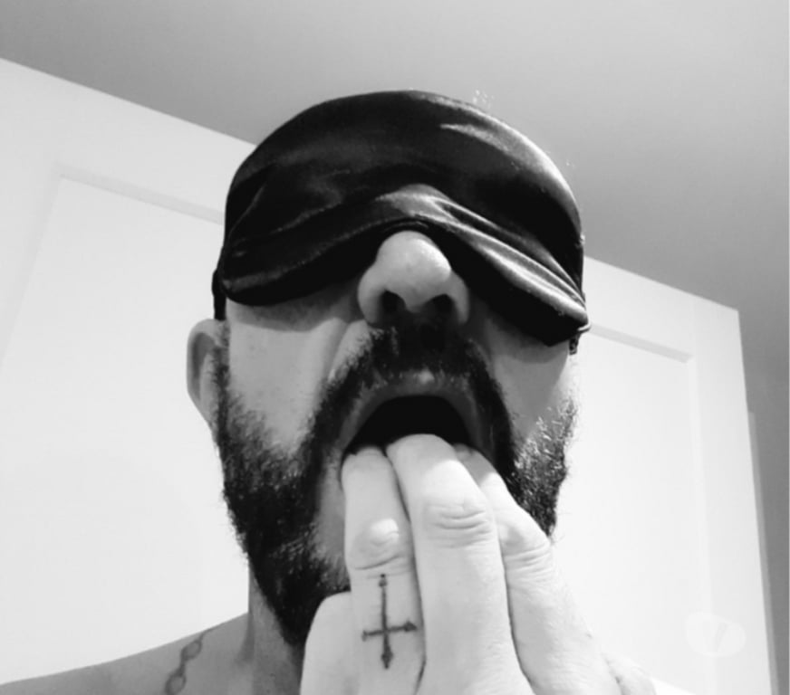 Gay Charleroi Mont-sur-Marchienne - Photos Vivastreet Lope avale pisse nettoye bite et cul odorant