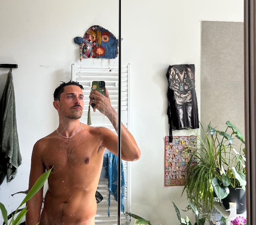 Gay Escorts Bruxelles (Brussels) Bruxelles-Centrum - Photos Vivastreet Young man escort for men Jeune homme pour hommes