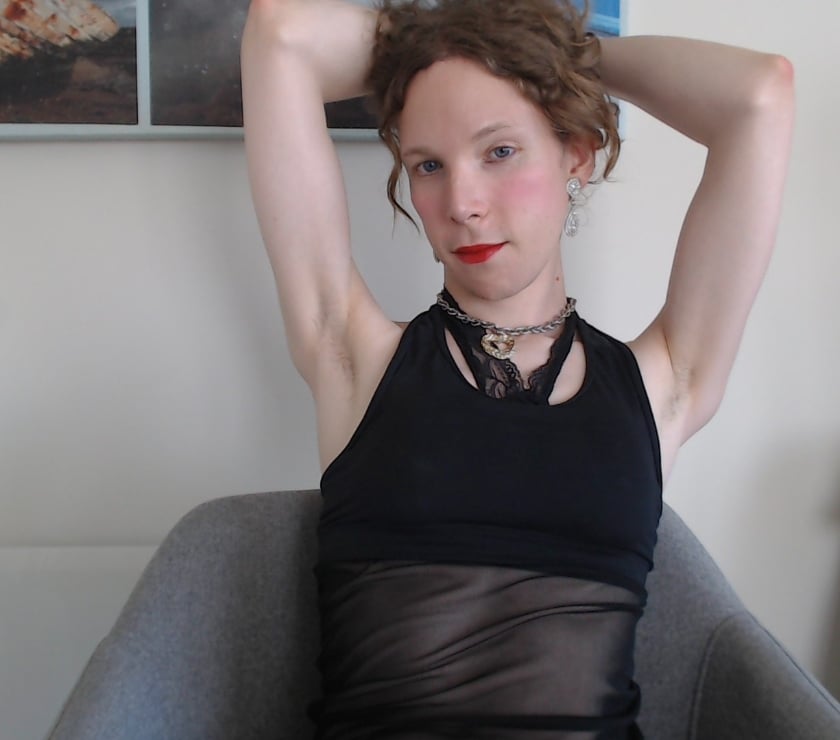 Escort Ostende - Photos Vivastreet Sexy jeune transgenre androgyne masseuse professionnelle