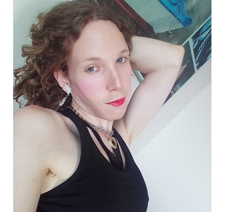 Escort Ostende - Photos Vivastreet Sexy jeune transgenre androgyne masseuse professionnelle