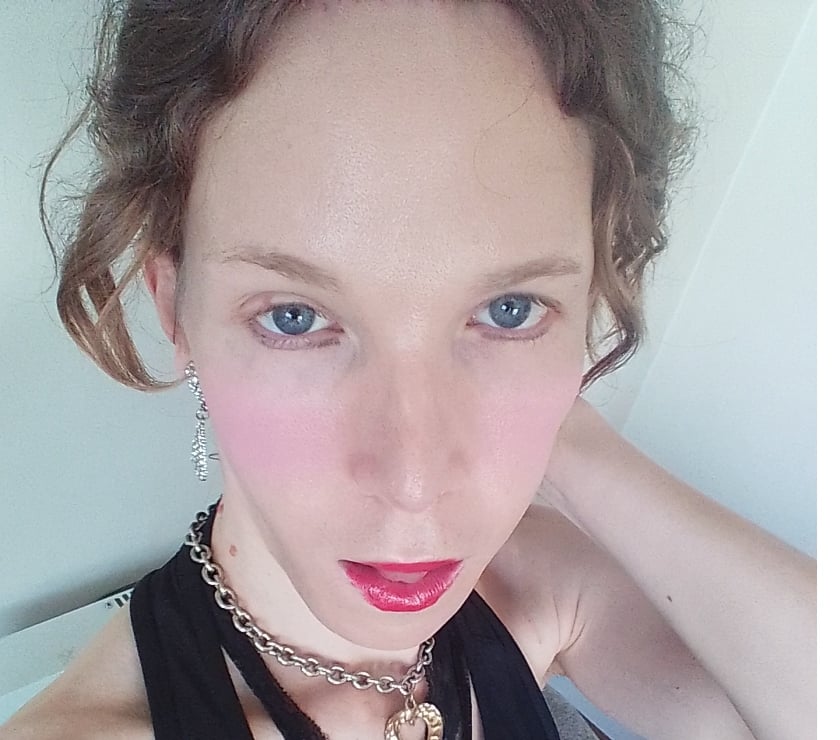 Escort - Photos Vivastreet Sexy jeune transgenre androgyne masseuse professionnelle