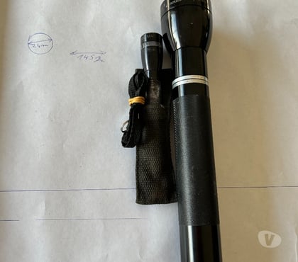 Matériel de sport Nimy Mons - Photos Vivastreet Spéciale USA longue lampe torche + une mini Mag