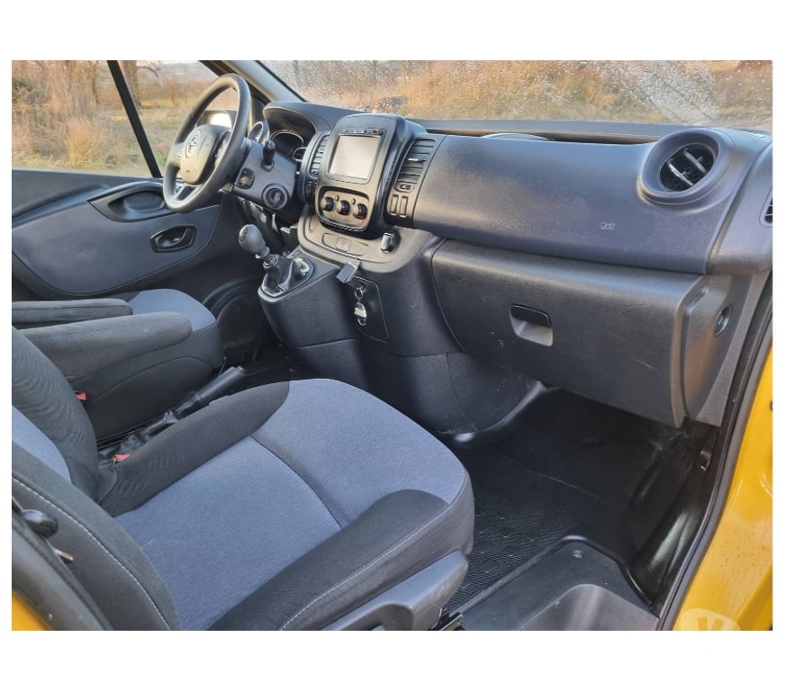Véhicules commerciaux & utilitaires d'occasion Pont-de-Loup - Photos Vivastreet Opel Vivaro Maxi Double cabine 1.6cdti Biturbo 145cv Gps AC