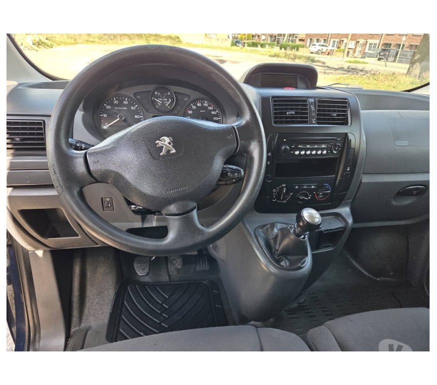 Véhicules commerciaux & utilitaires d'occasion Aiseau - Photos Vivastreet Peugeot Expert Tepee 9Places Minibus 2.0hdi 120cv 6v Airco