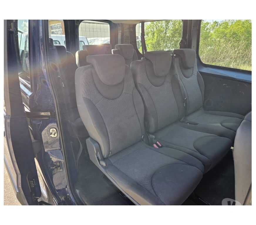 Véhicules commerciaux & utilitaires d'occasion Aiseau - Photos Vivastreet Peugeot Expert Tepee 9Places Minibus 2.0hdi 120cv 6v Airco